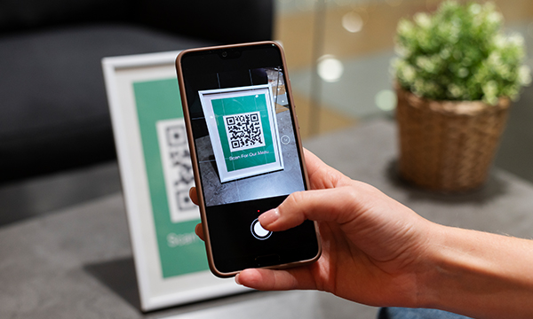 How QR Payment Solutions are Driving the Cashless Economy in UAE